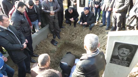 Günəşli” yatağında baş verən qəzada həlak olan daha bir neftçi dəfn olunub - FOTO