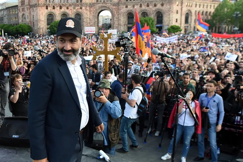 Nikol Paşinyan Ermənistanın konstitusiyasını dəyişməyə hazırlaşır - ŞƏRH