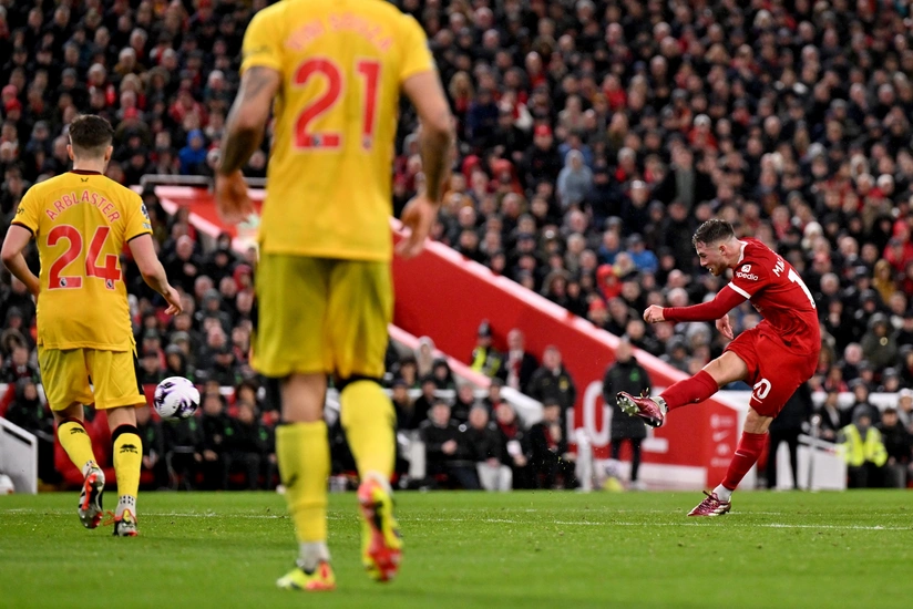 İngiltərə Premyer Liqası: “Liverpul” şəriksiz liderdir