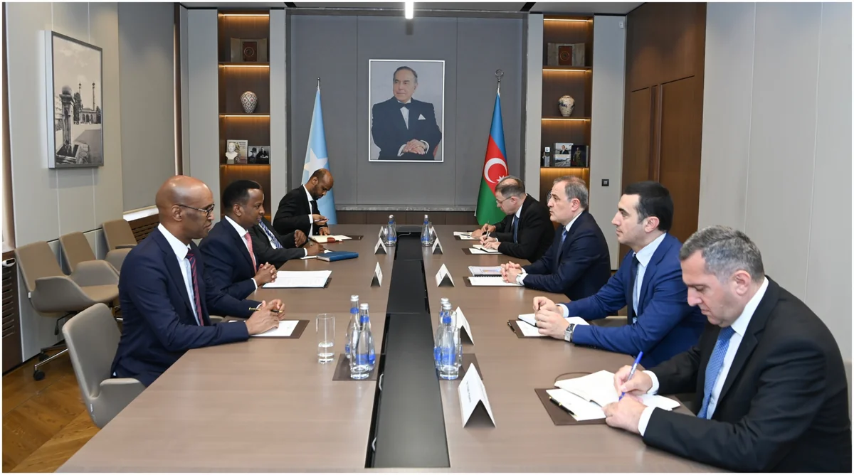 Azərbaycan və Somali XİN başçıları arasında geniştərkibli görüş keçirilib - YENİLƏNİB