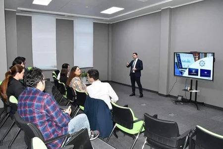 Sosial jurnalistika təlimləri yekunlaşıb, iştirakçılara sertifikatlar təqdim edilib
