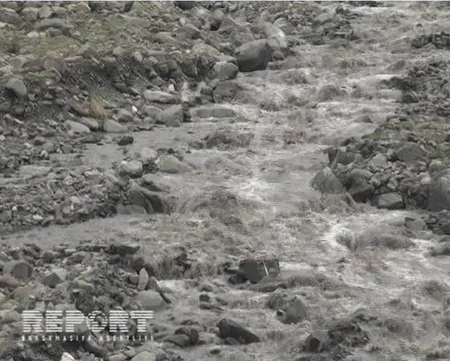 Qaxda 25 yaşlı gənc çaya yıxılaraq ölüb - FOTO