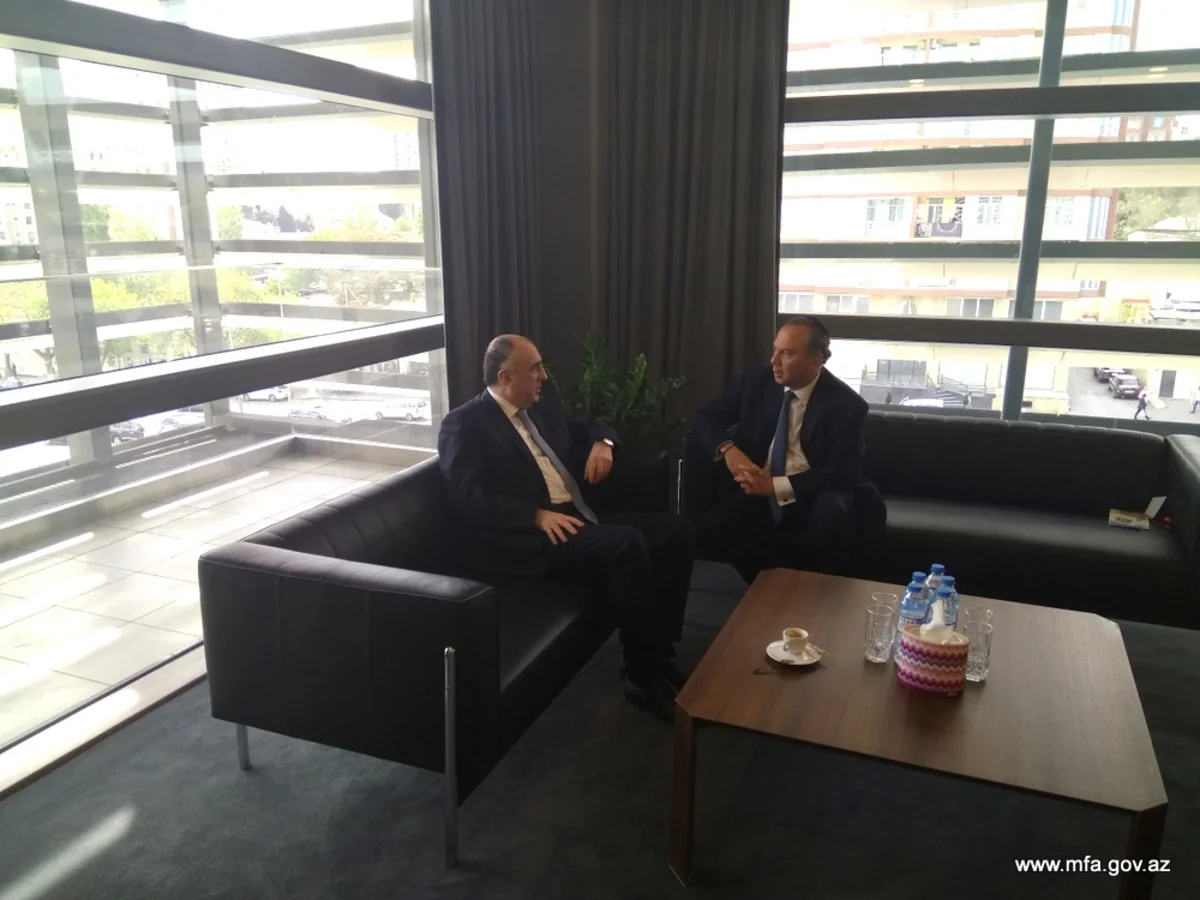 Mark Şnayer: Azərbaycan mədəniyyətlərarası və dinlərarası dialoqın təşviqində xüsusi rol oynayır