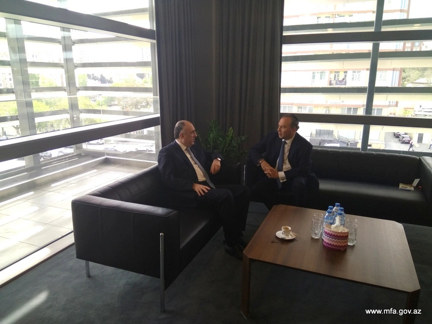 Mark Şnayer: Azərbaycan mədəniyyətlərarası və dinlərarası dialoqın təşviqində xüsusi rol oynayır