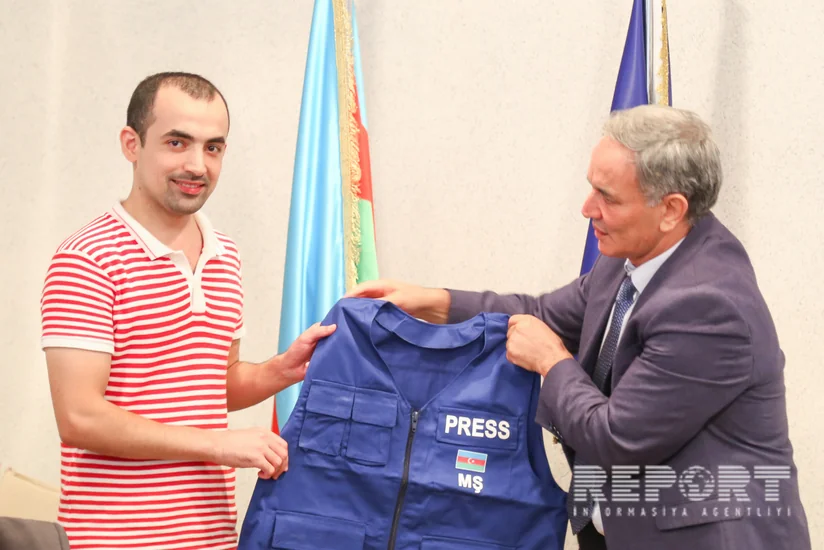 Press Council distributes vests to journalists - PHOTO