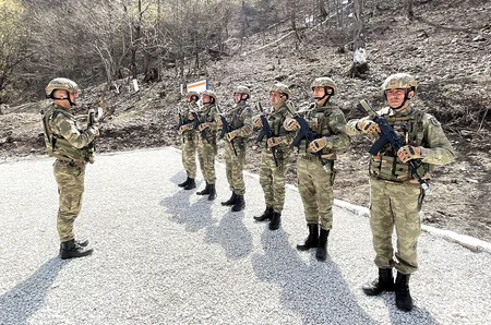Zakir Həsənov Kəlbəcərə gedib, yeni hərbi infrastrukturlara baxış keçirib