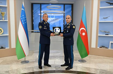 Azerbaijan, Uzbekistan discuss military cooperation issues