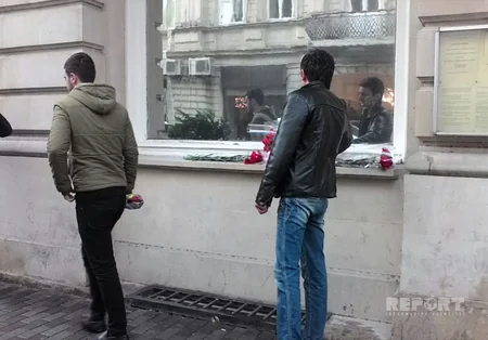 Azərbaycanda Parisdə törədilən terror aktının qurbanlarının anım mərasimi keçirilir