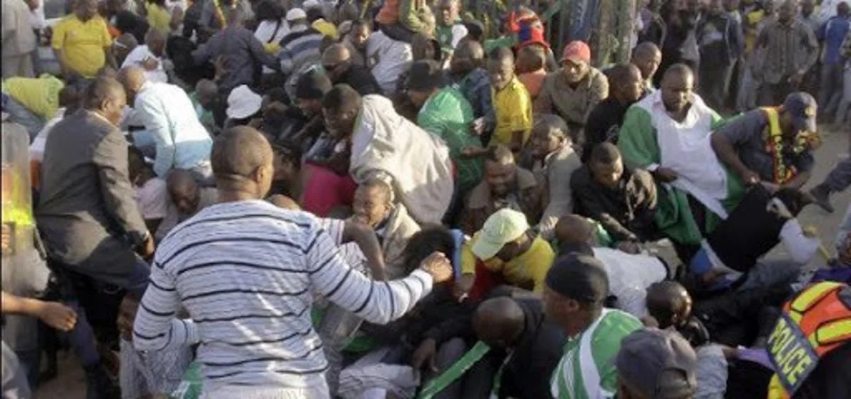 Nigerdə yaranan izdiham zamanı onlarla insan öldü