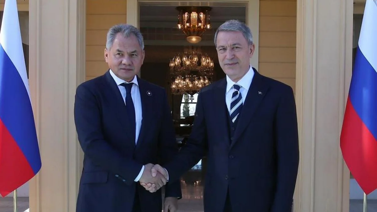 Hulusi Akar və Sergey Şoyqu arasında telefon danışığı olub