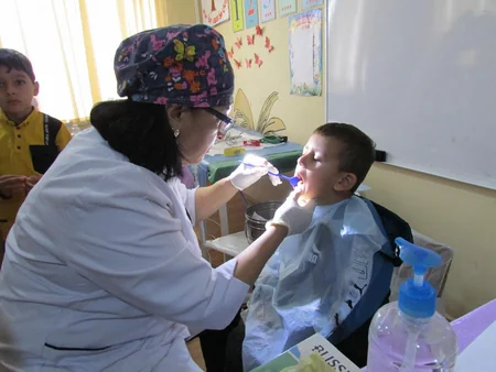 Qərbi Azərbaycandan deportasiya olunmuş qaçqınların tibbi müayinələri təşkil edilib