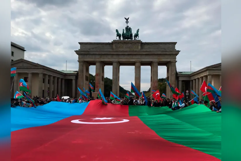 Проживающие в Германии азербайджанцы проводят мирную акцию протеста