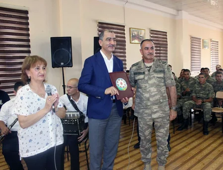 Azərbaycanın hərbi hissələrində bayram tədbirləri keçirilir
