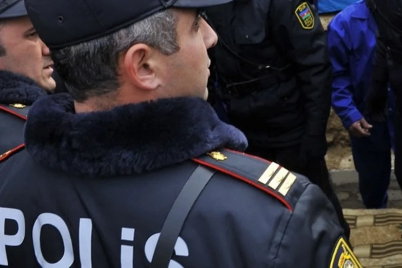 Şəmkirdə soyğunçuluq edən şəxslər polisə bıçaqla xəsarət yetirib