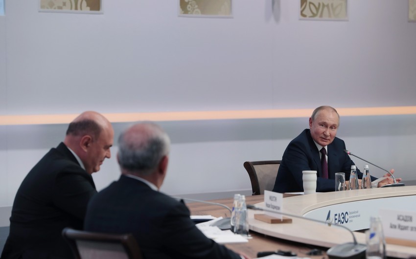 Əli Əsədov MDB Hökumət Başçıları Şurasının üzvlərinin Rusiya Prezidenti Vladimir Putinlə görüşündə iştirak edib