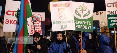 Xankəndi-Laçın yolunda etiraz aksiyası davam edir, mahnılar ifa olunur