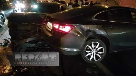 Bakıda zəncirvari yol qəzası olub, tıxac yaranıb