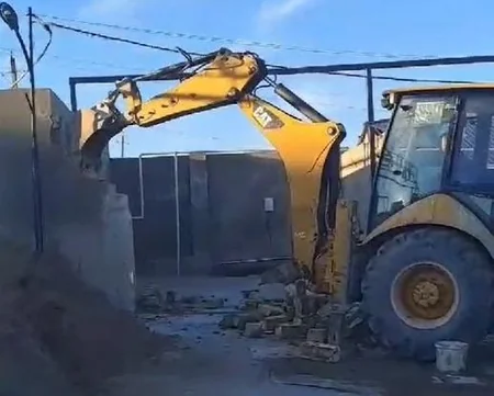 Qobuda qanunsuz tikili sökülüb