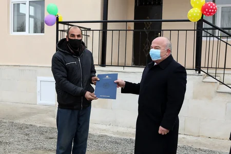 Bölgələrdə 20 şəhid ailəsinə və Qarabağ əlillərinə yeni evlər verildi