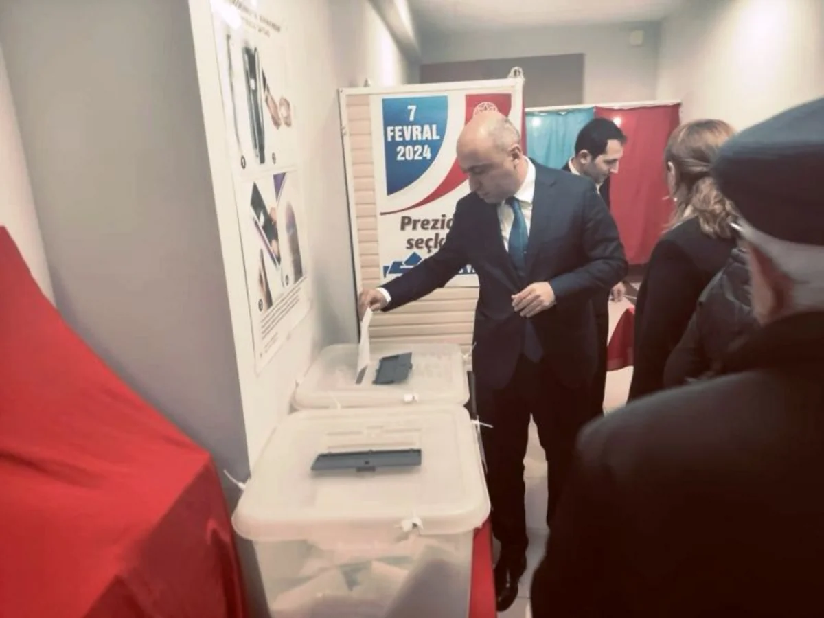 Elm və təhsil naziri səs verib