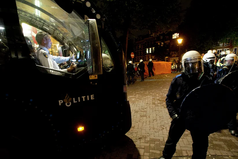 Число задержанных после беспорядков в Амстердаме достигло 190