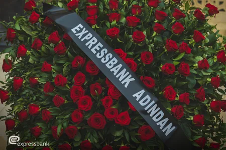 Expressbank rəhbərliyi Şəhidlər xiyabanını ziyarət edib