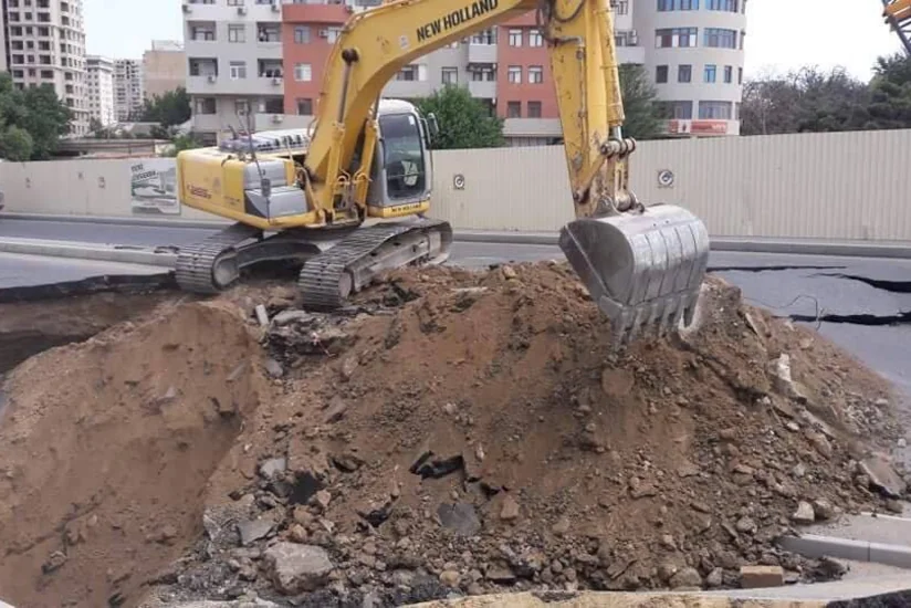 Bakı Metropoliteni: Cəlil Məmmədquluzadə küçəsində baş vermiş çökmə metro tikintisi ilə bağlı deyil