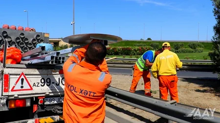 Bakıda bəzi yollarda xətlənmə işləri aparılır