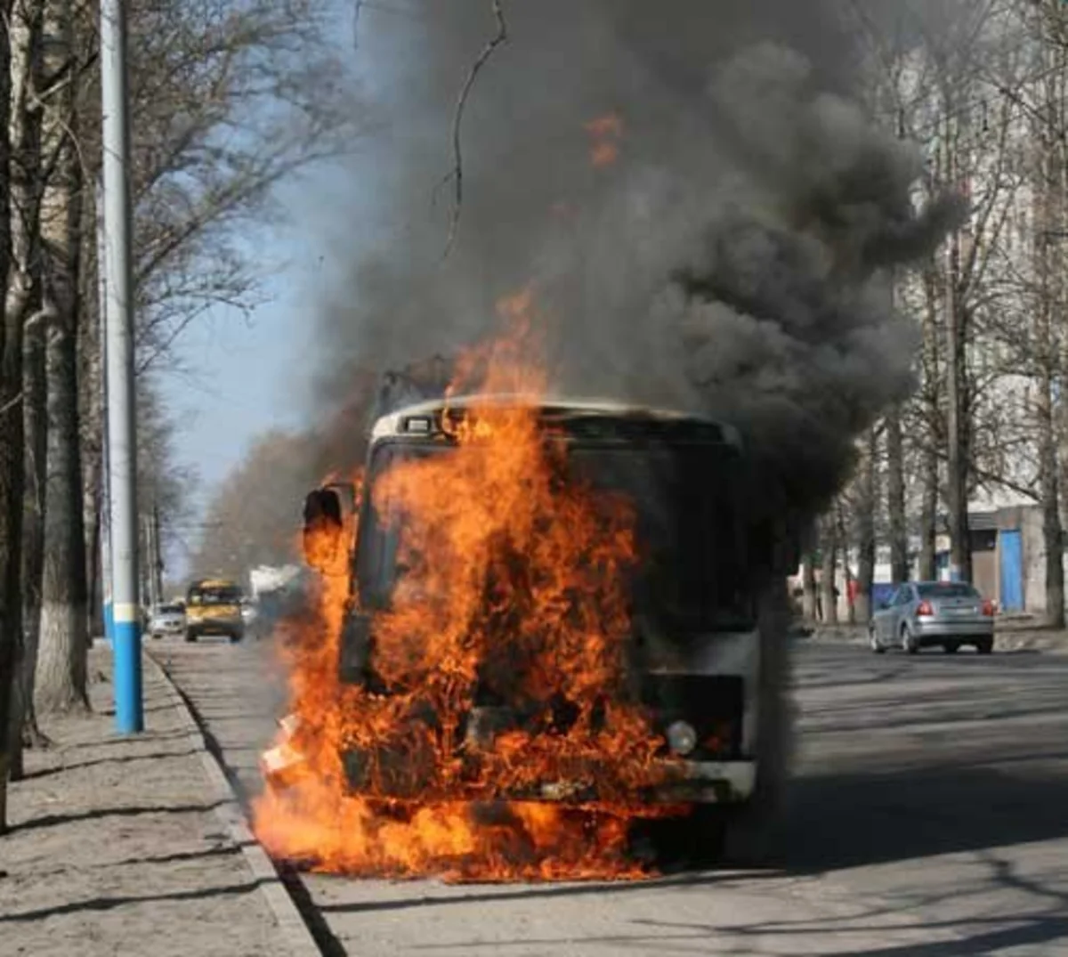 ​Bakıda sərnişin avtobusu yanıb