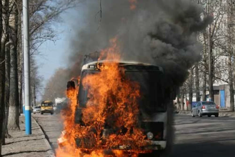 ​Bakıda sərnişin avtobusu yanıb