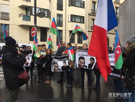 Азербайджанцы провели акцию перед посольством Армении во Франции с требованием освободить заложников