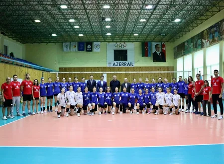 Şahin Bağırov yeniyetmə və gənc voleybolçularla görüşüb