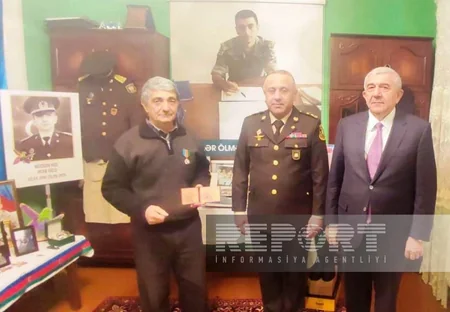Tovuzda bir neçə şəhidin orden və medalları ailə üzvlərinə təqdim edilib 