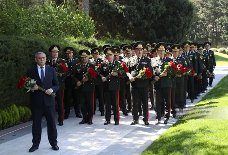 Ümummilli Lider Heydər Əliyevin xatirəsi anılır - FOTOREPORTAJ