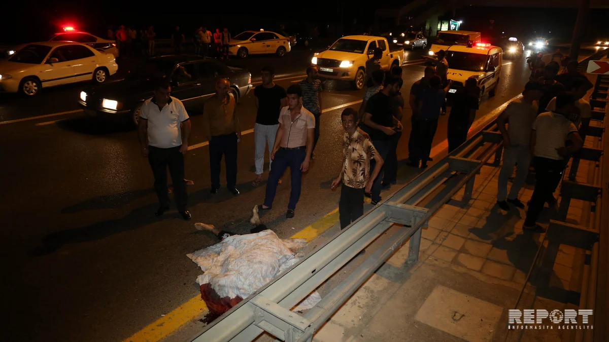 Bakıda avtomobil yerüstü piyada keçidindən keçməyən şəxsi vuraraq öldürüb - FOTO - VİDEO - YENİLƏNİB