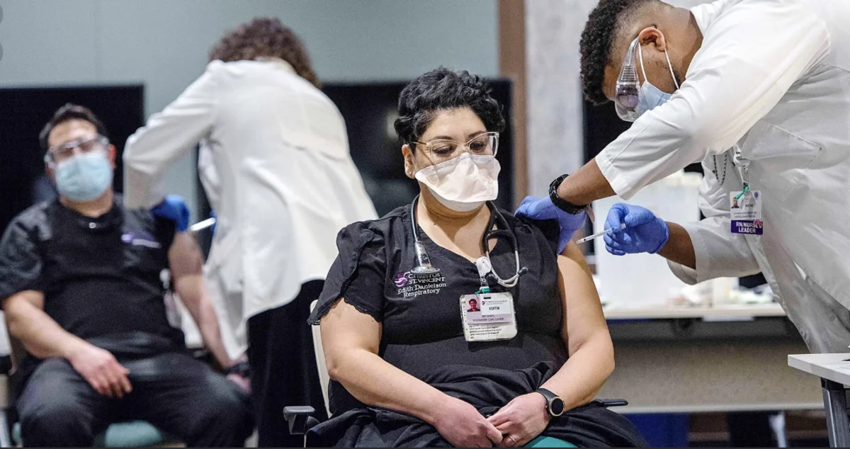 Еврокомиссия разрешила использование вакцины Pfizer в ЕС