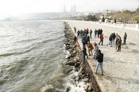 Bakıda “Günəşli” yatağında həlak olan və itkin düşən neftçilərin xatirəsi anılır - FOTOREPORTAJ