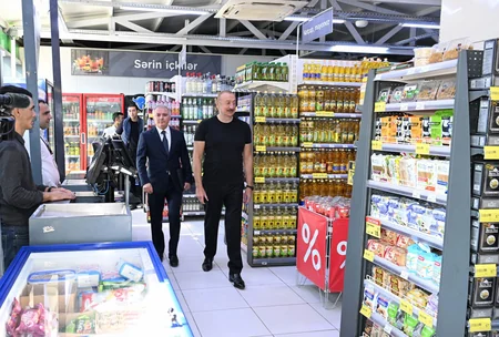 Prezident “Balland-Kəlbəcər balı, arı və arıçılıq məhsulları mağazası”nın açılışında iştirak edib - YENİLƏNİB