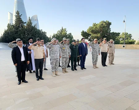 Iranian military delegation visits Alley of Martyrs