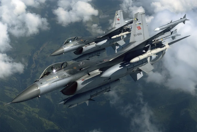 Türkiyə PKK-nın bazalarını bombalayıb