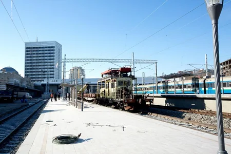 Yenilənmiş Bakı-sərnişin stansiyasının son görüntüləri yayılıb