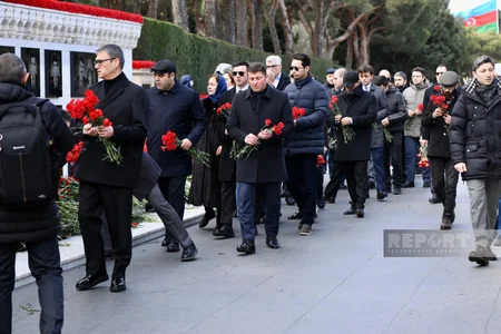 Şəhidlər xiyabanına xalq ziyarəti davam edir - FOTOREPORTAJ
