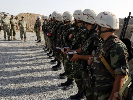 Müdafiə Nazirliyinin rəhbərliyi cəbhə bölgəsində yerləşən hərbi hissələrdə olub