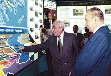 Xoşbəxt Yusifzadə: “Əsrin müqaviləsi” dünyaya Azərbaycanın müstəqil dövlət və etibarlı tərəfdaş olduğunu göstərdi”