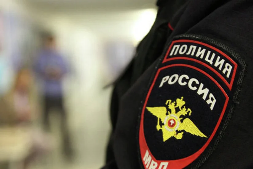 ​Трое полицейских задержаны в Петербурге по подозрению в грабеже