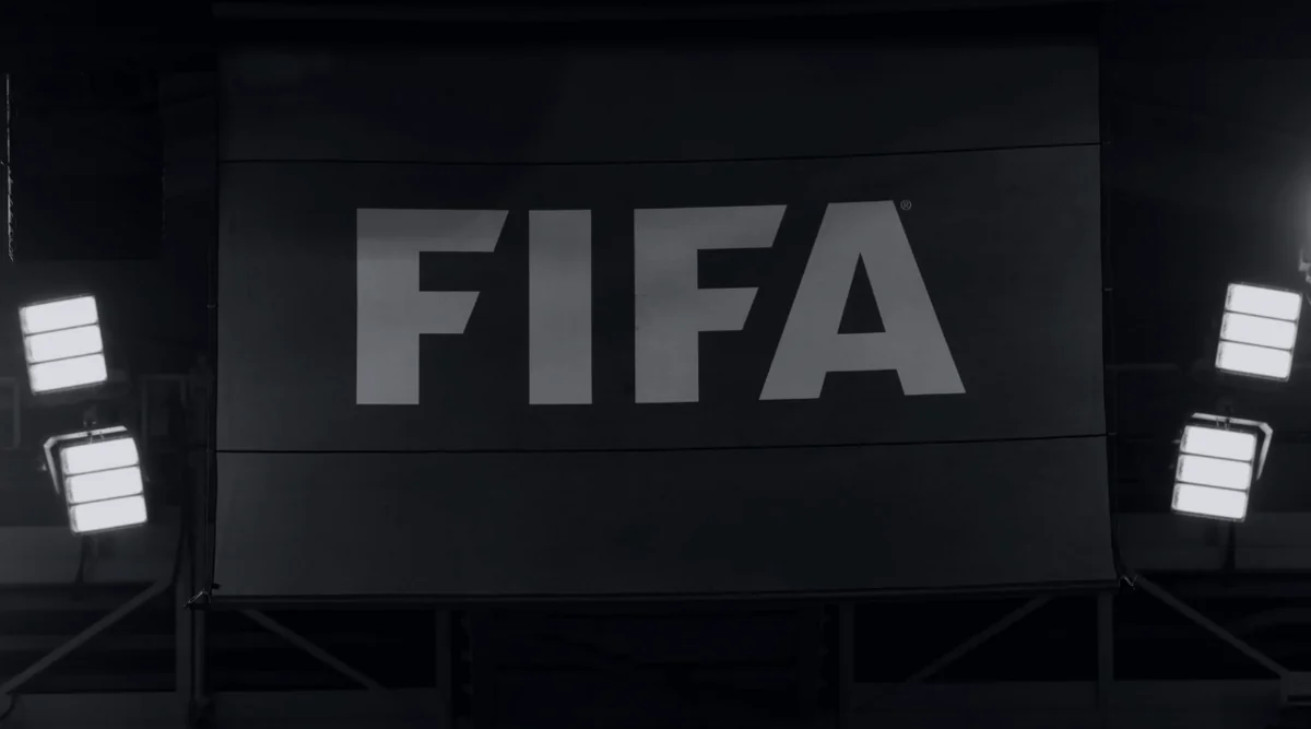 FIFA prezidenti oyunu zamanı vəfat edən jurnalistin ailəsinə başsağlığı verib