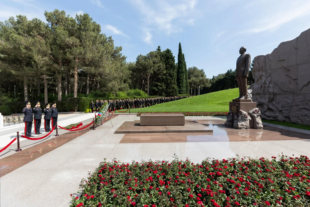 DİN əməkdaşları Heydər Əliyevin xatirəsini yad ediblər