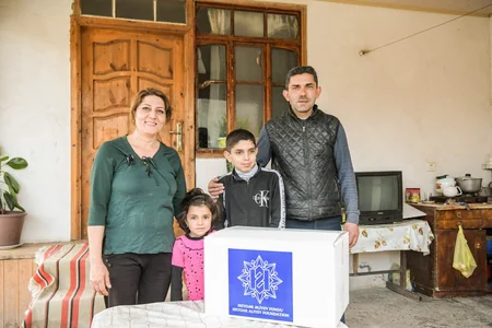 Heydər Əliyev Fondu aztəminatlı ailələrə ənənəvi Novruz sovqatları paylayır
