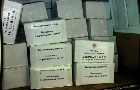 Azərbaycan Kemerovaya 2 tona yaxın humanitar yardım göndərib