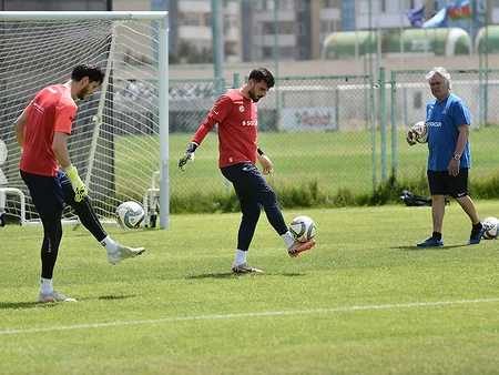 Azərbaycan millisi ilk məşqinə çıxıb